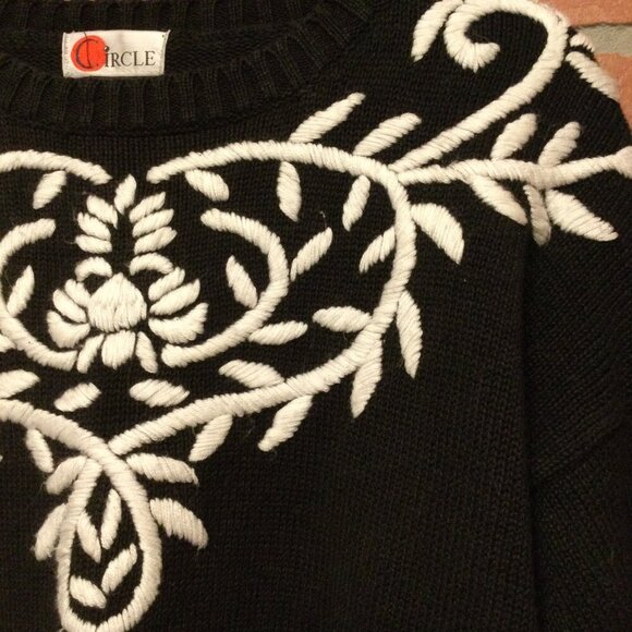 Vintage Circle Sweater Women's Size M Floral Embroidered Knitted Drop Shoulder - Picture 3 of 5